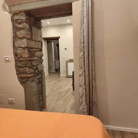 Kiki Casina Piazza Lori