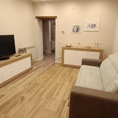 Kiki Casina Piazza Lori