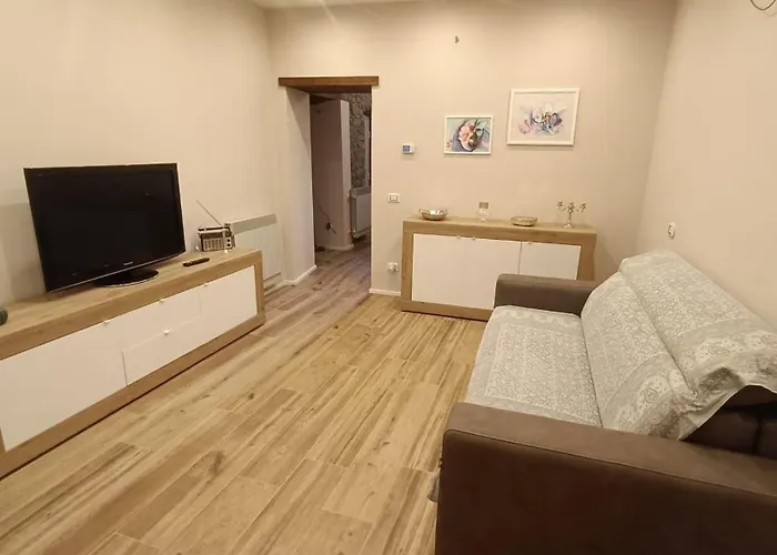 Kiki Casina Piazza Lori